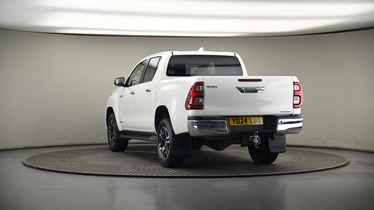 Used Toyota Hilux 2024 for sale - 75398536: Photo 38