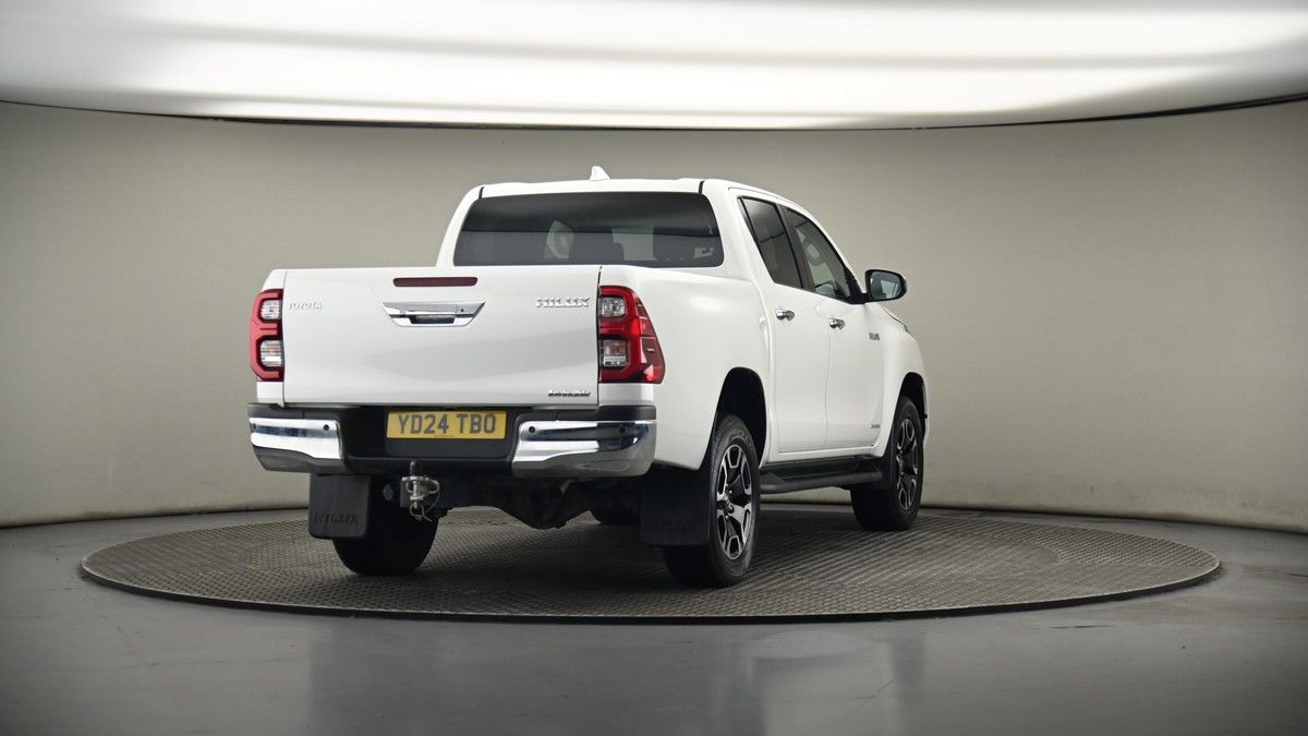 Used Toyota Hilux 2024 for sale - 75398536: Photo 39