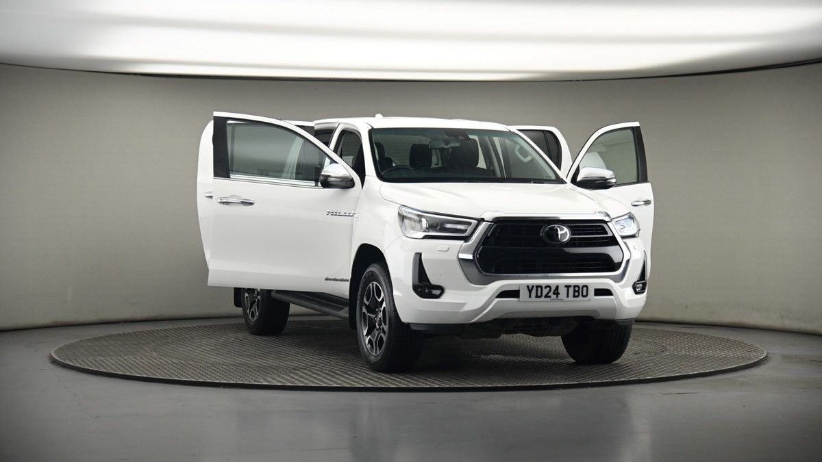 Used Toyota Hilux 2024 for sale - 75398536: Photo 45