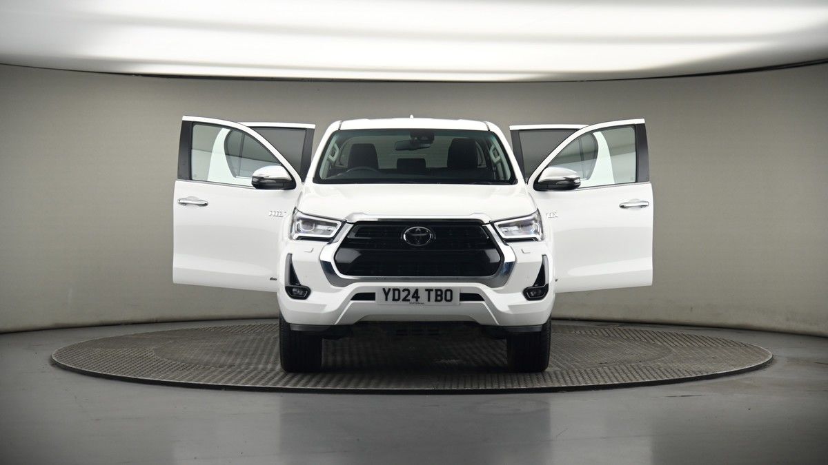 Used Toyota Hilux 2024 for sale - 75398536: Photo 46