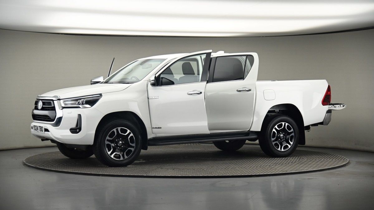 Used Toyota Hilux 2024 for sale - 75398536: Photo 48