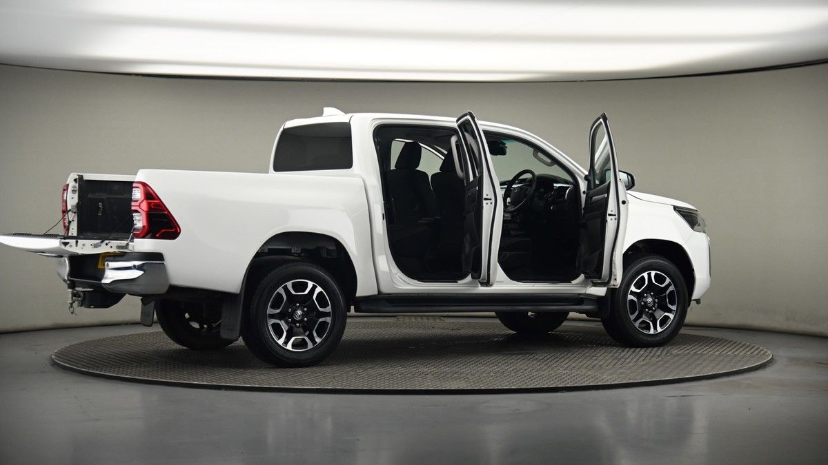 Used Toyota Hilux 2024 for sale - 75398536: Photo 56