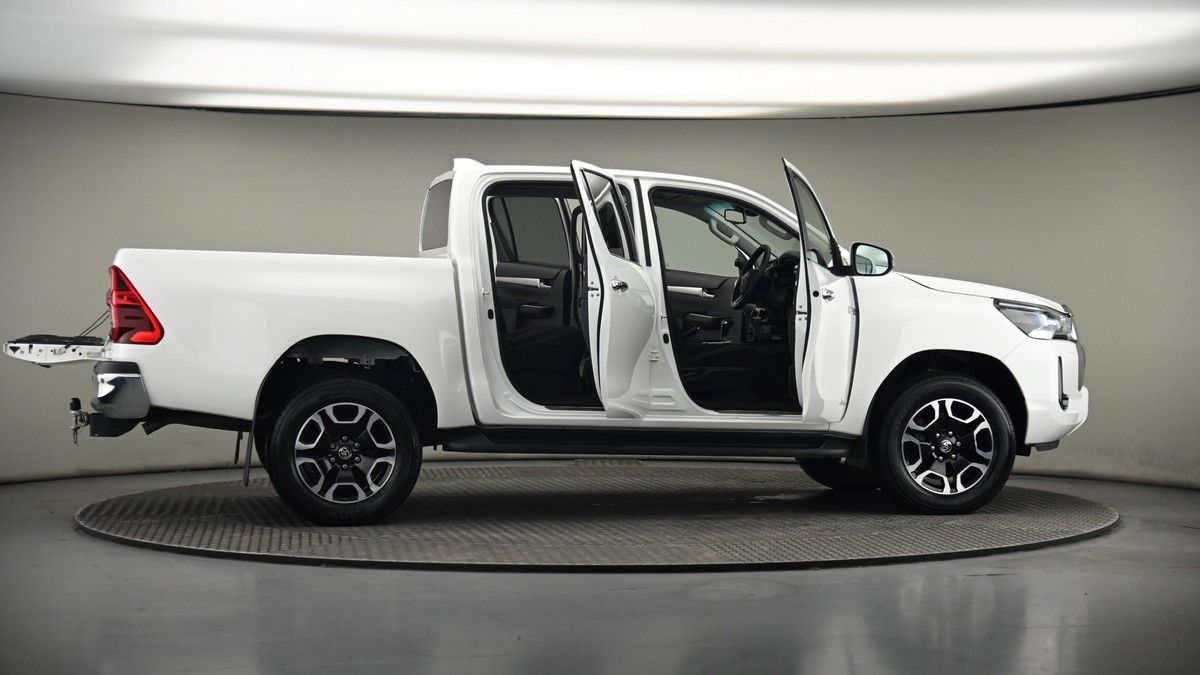 Used Toyota Hilux 2024 for sale - 75398536: Photo 57