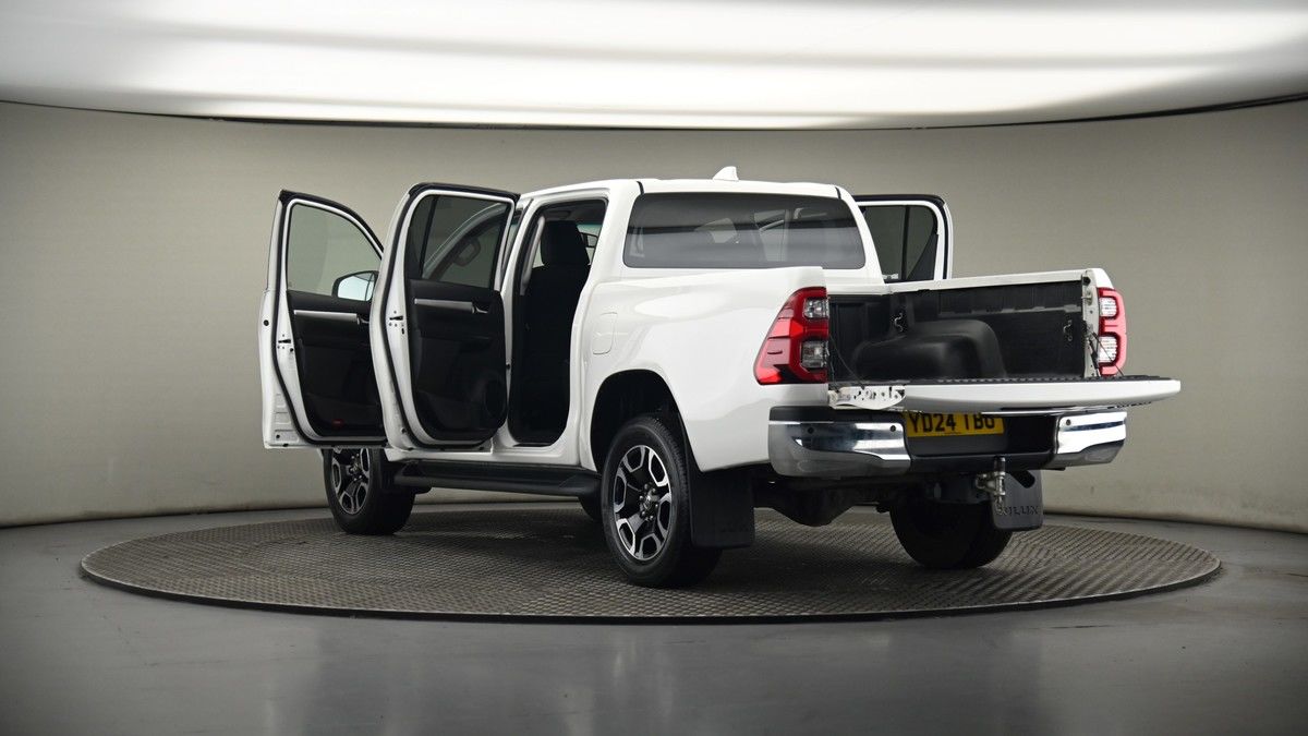 Used Toyota Hilux 2024 for sale - 75398536: Photo 7