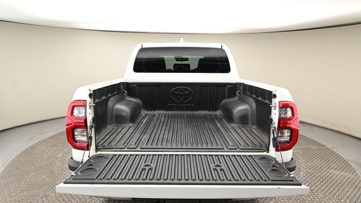 Used Toyota Hilux 2024 for sale - 75398536: Photo 9