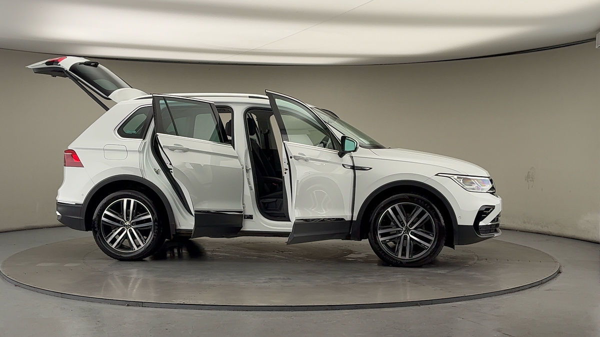 Used Volkswagen Tiguan 2021 for sale - 76784682: Photo 55