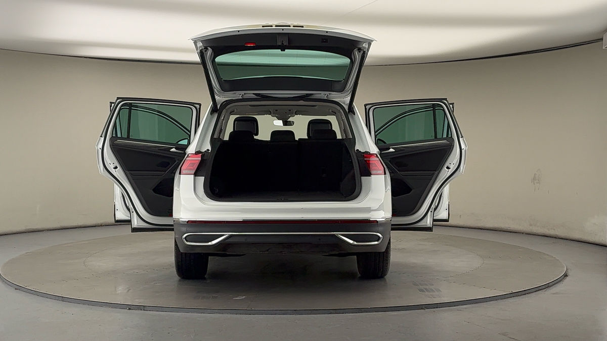 Used Volkswagen Tiguan 2021 for sale - 76784682: Photo 60