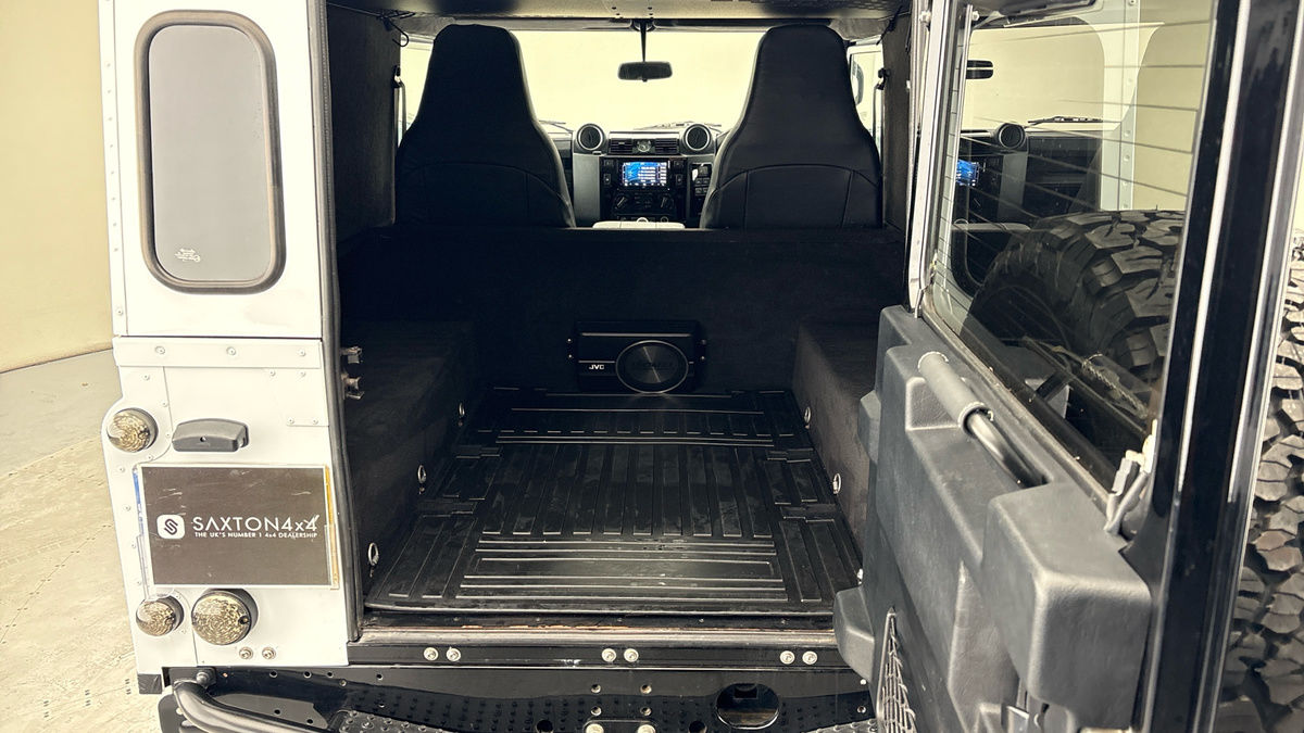 Used Land Rover Defender 2016 for sale - 78018063: Photo 11