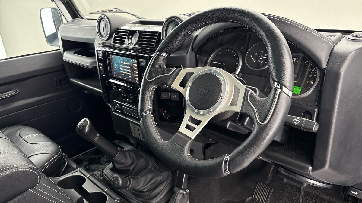 Used Land Rover Defender 2016 for sale - 78018063: Photo 5