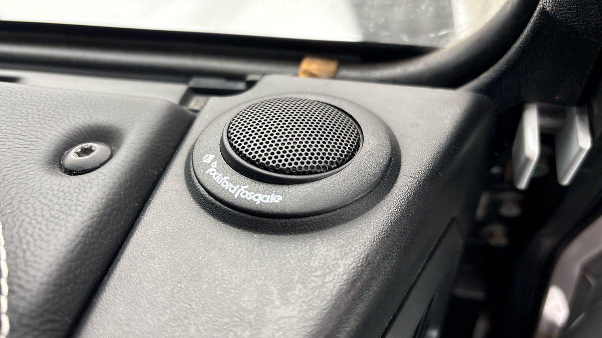 Used Land Rover Defender 2016 for sale - 78018063: Photo 9