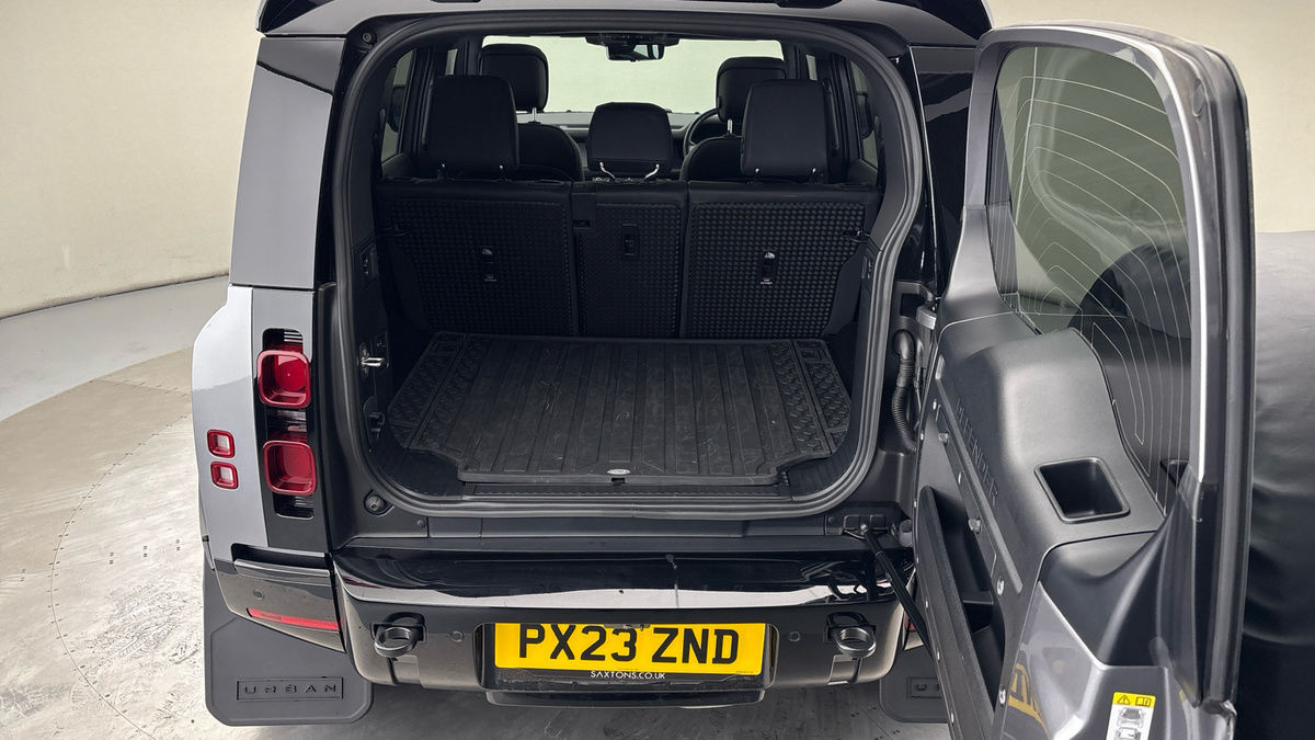 Used Land Rover Defender 110 2023 for sale - 76821431: Photo 11