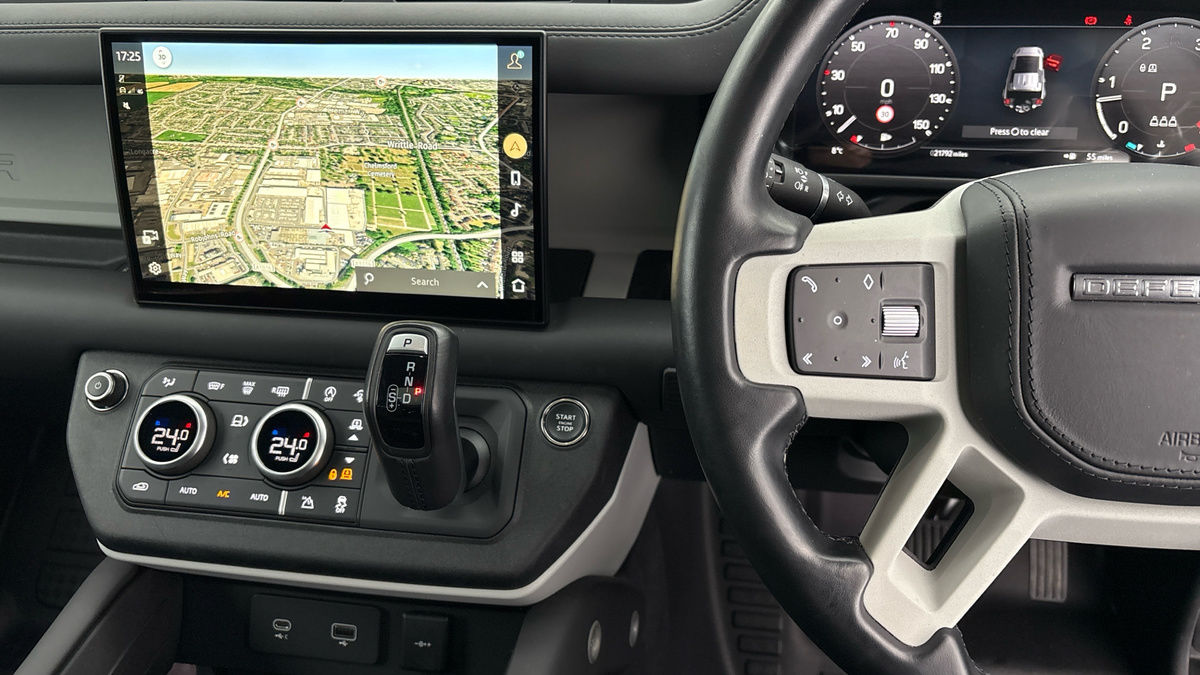 Used Land Rover Defender 110 2023 for sale - 76821431: Photo 13