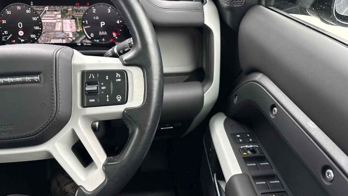 Used Land Rover Defender 110 2023 for sale - 76821431: Photo 14