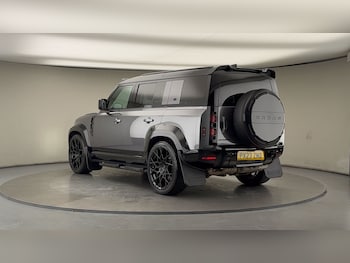 Used Land Rover Defender 110 2023 for sale - 76821431: Photo