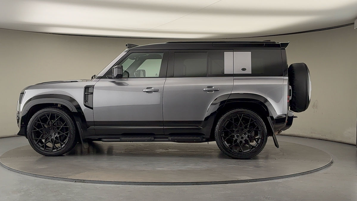 Used Land Rover Defender 110 2023 for sale - 76821431: Photo 30