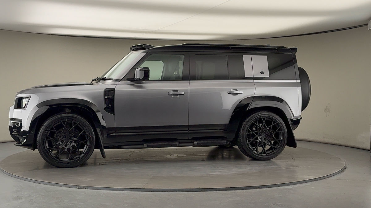 Used Land Rover Defender 110 2023 for sale - 76821431: Photo 31