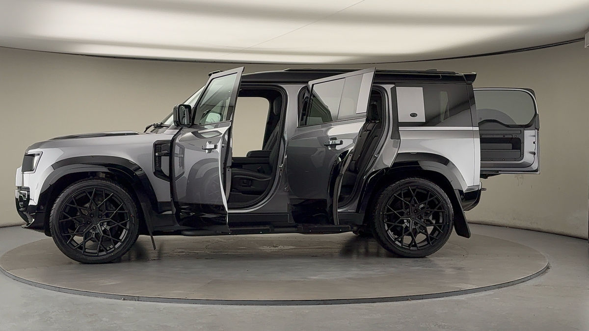 Used Land Rover Defender 110 2023 for sale - 76821431: Photo 50