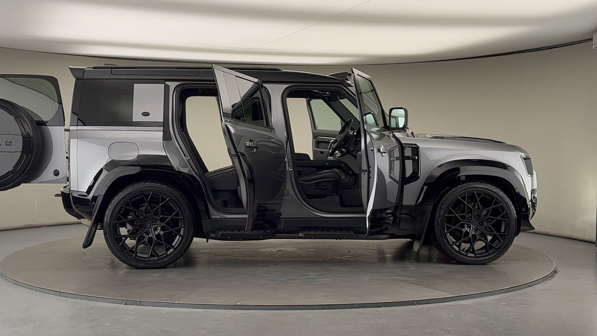 Used Land Rover Defender 110 2023 for sale - 76821431: Photo 59