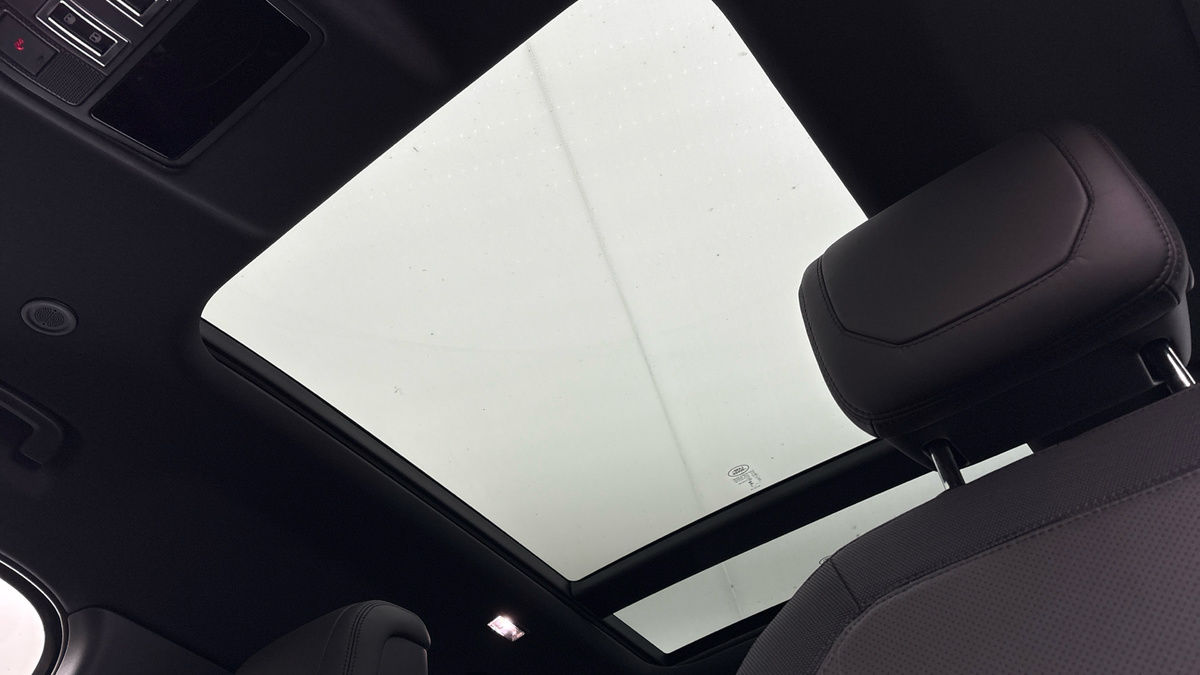 Used Land Rover Defender 110 2023 for sale - 76821431: Photo 6