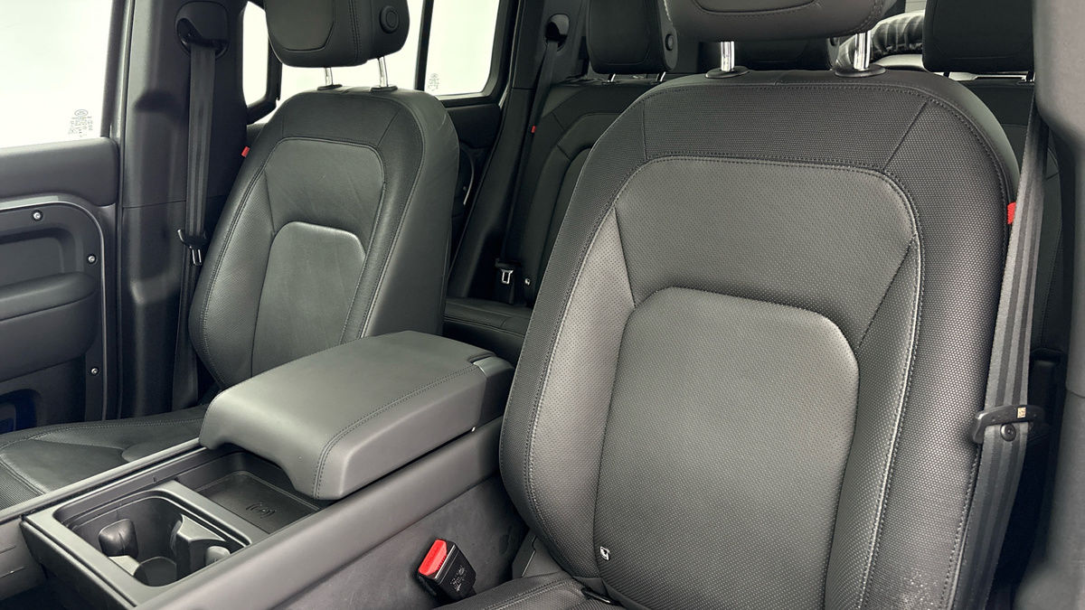 Used Land Rover Defender 110 2023 for sale - 76821431: Photo 7