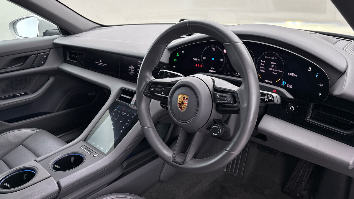 Used Porsche Taycan 2022 for sale - 76751644: Photo 5