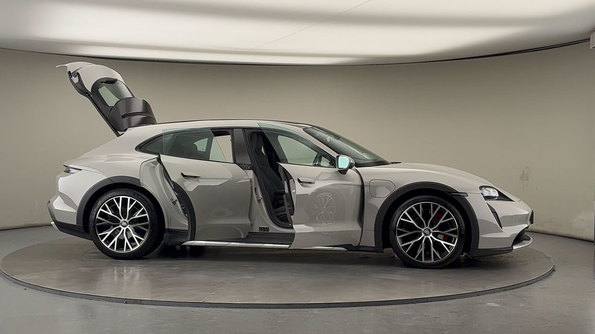 Used Porsche Taycan 2022 for sale - 76751644: Photo 57