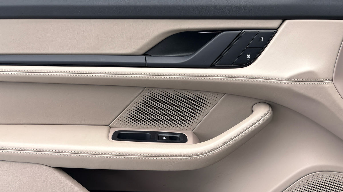 Used Porsche Taycan 2023 for sale - 78168213: Photo 19