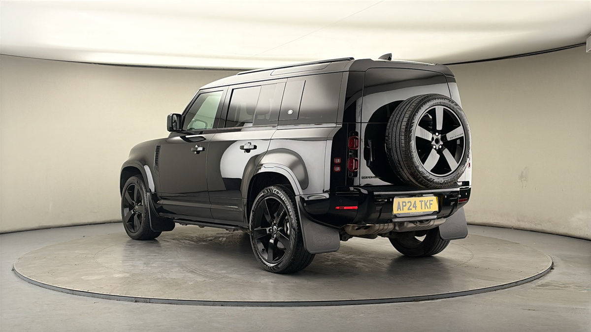 Used Land Rover Defender 110 2024 for sale - 77880808: Photo 2