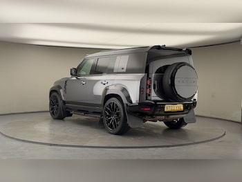 Used Land Rover Defender 110 2023 for sale - 77548012: Photo