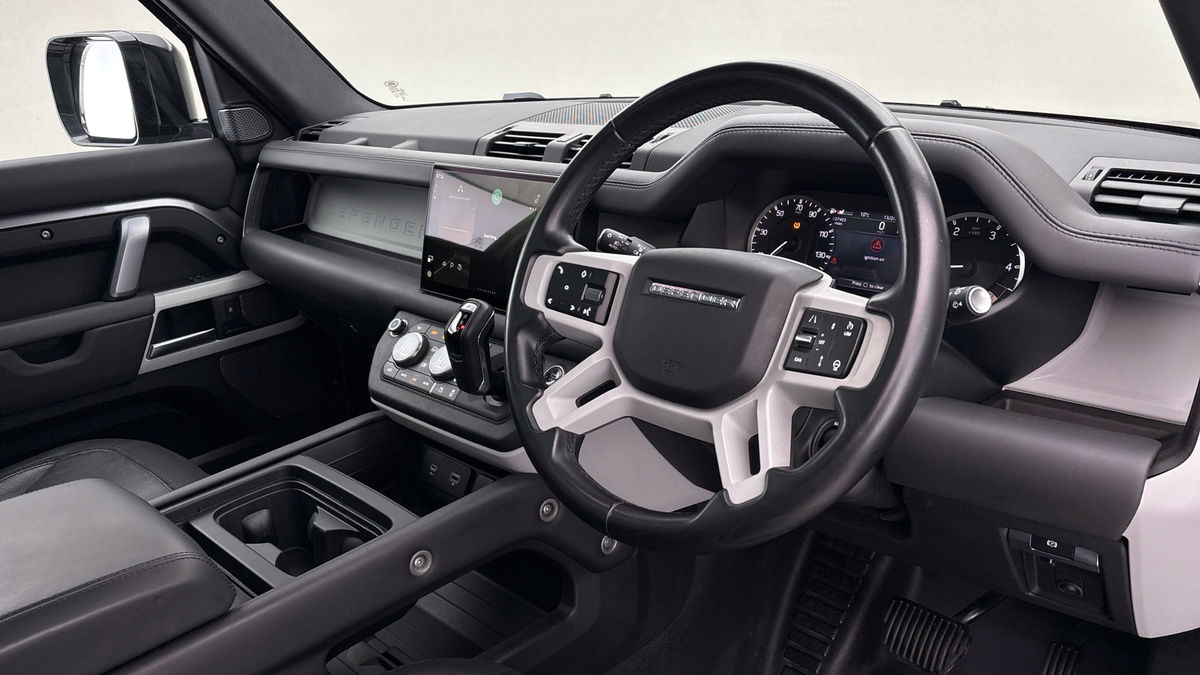 Used Land Rover Defender 110 2023 for sale - 77548012: Photo 5