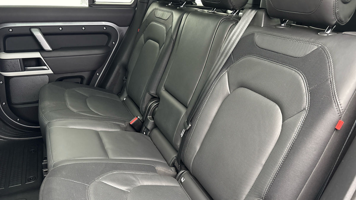 Used Land Rover Defender 110 2023 for sale - 77548012: Photo 8