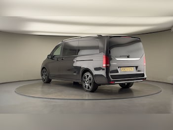 Used Mercedes-Benz V-Class 2023 for sale - 78570918: Photo