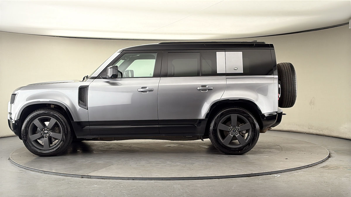 Used Land Rover Defender 110 2023 for sale - 77595023: Photo 15