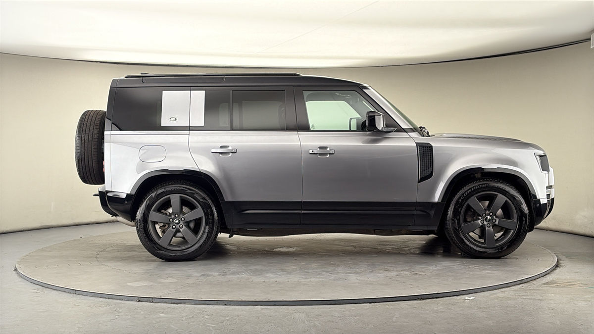 Used Land Rover Defender 110 2023 for sale - 77595023: Photo 16