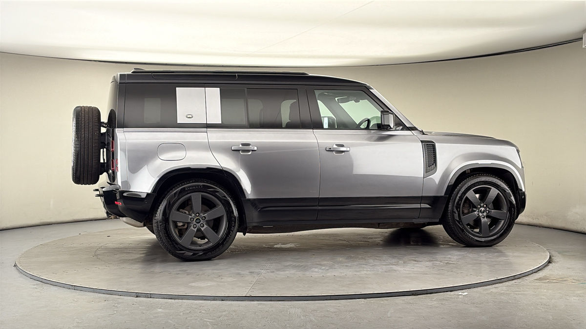 Used Land Rover Defender 110 2023 for sale - 77595023: Photo 38