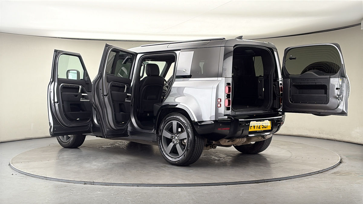 Used Land Rover Defender 110 2023 for sale - 77595023: Photo 44