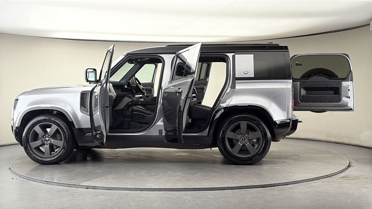 Used Land Rover Defender 110 2023 for sale - 77595023: Photo 47