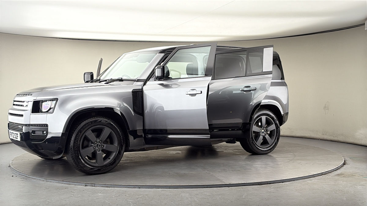 Used Land Rover Defender 110 2023 for sale - 77595023: Photo 49