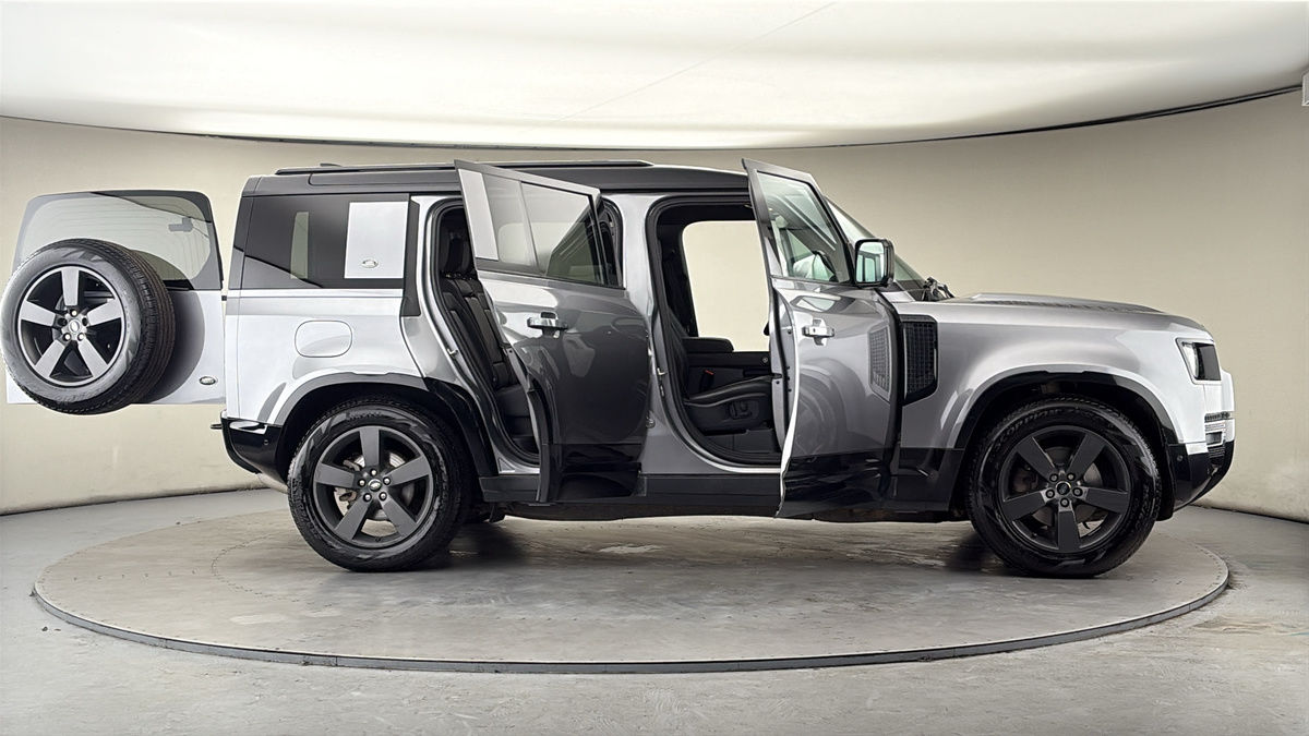 Used Land Rover Defender 110 2023 for sale - 77595023: Photo 56