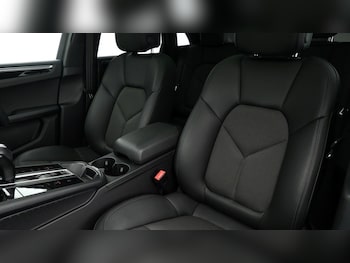Used Porsche Macan 2022 for sale - 75322027: Photo