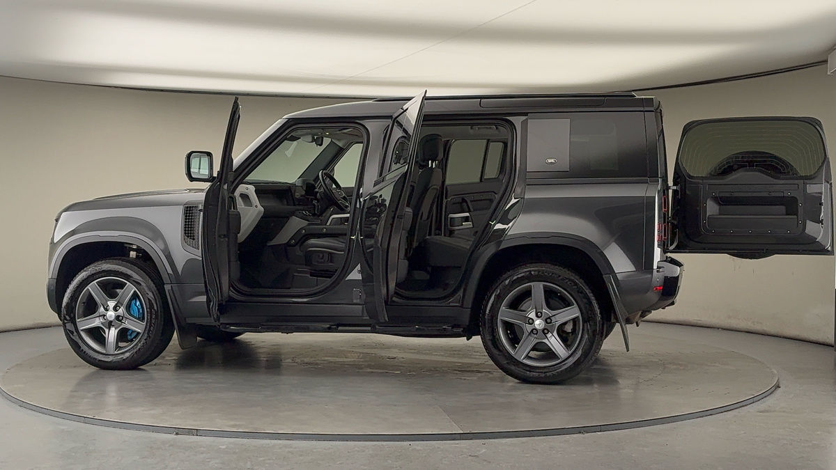Used Land Rover Defender 110 2023 for sale - 77129248: Photo 46