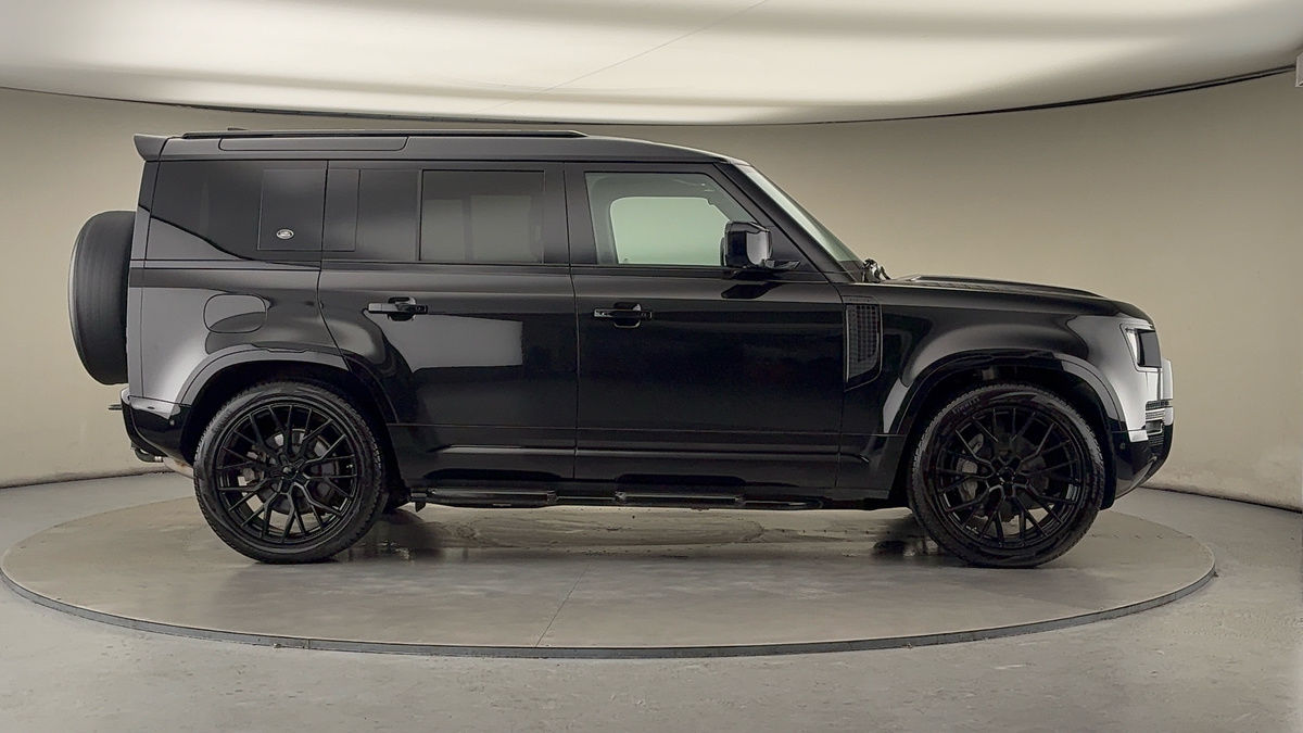 Used Land Rover Defender 110 2021 for sale - 76510555: Photo 16