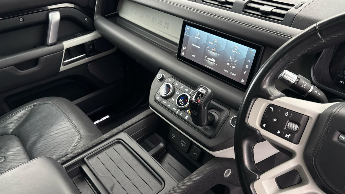 Used Land Rover Defender 110 2021 for sale - 76510555: Photo 18