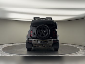 Used Land Rover Defender 110 2022 for sale - 75704605: Photo