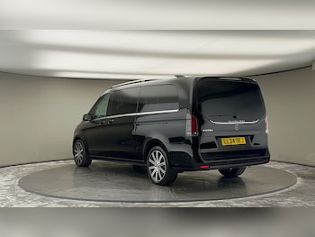 Used Mercedes-Benz V-Class 2024 for sale - 75704580: Photo