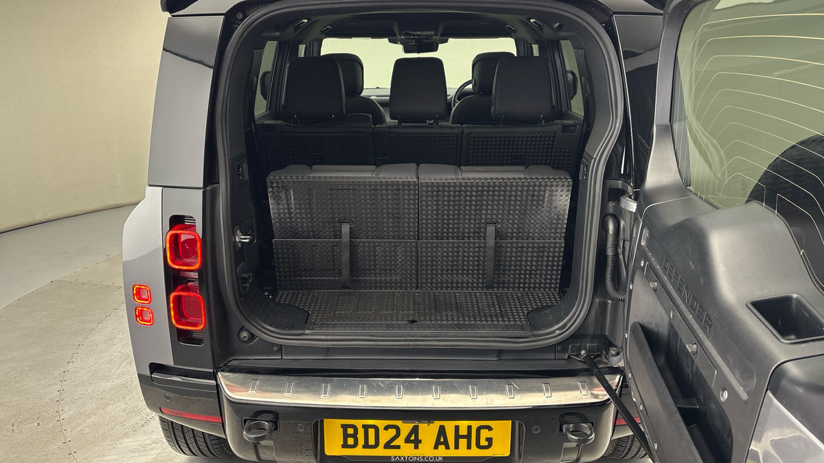 Used Land Rover Defender 110 2024 for sale - 77622201: Photo 11