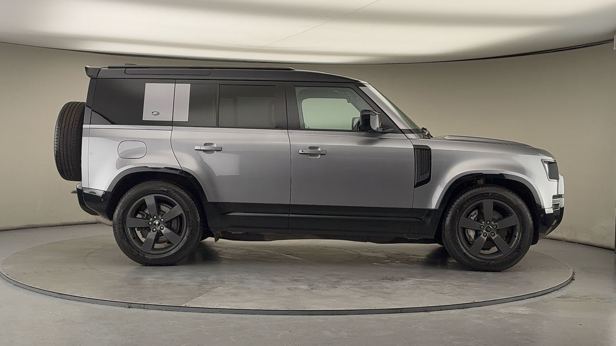 Used Land Rover Defender 110 2024 for sale - 77622201: Photo 16