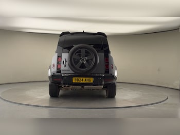 Used Land Rover Defender 110 2024 for sale - 77622201: Photo