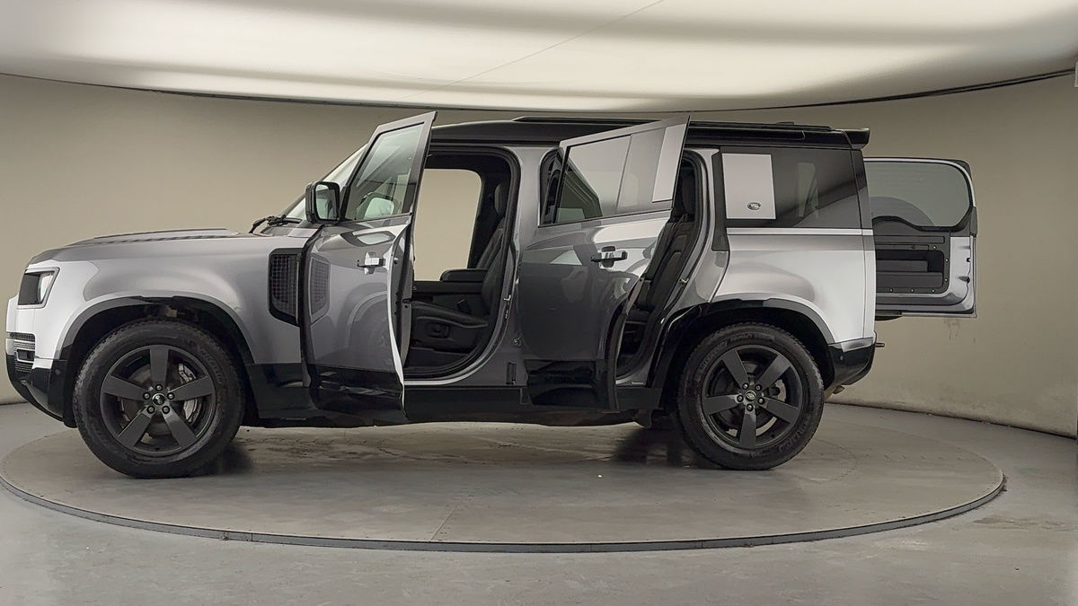 Used Land Rover Defender 110 2024 for sale - 77622201: Photo 50