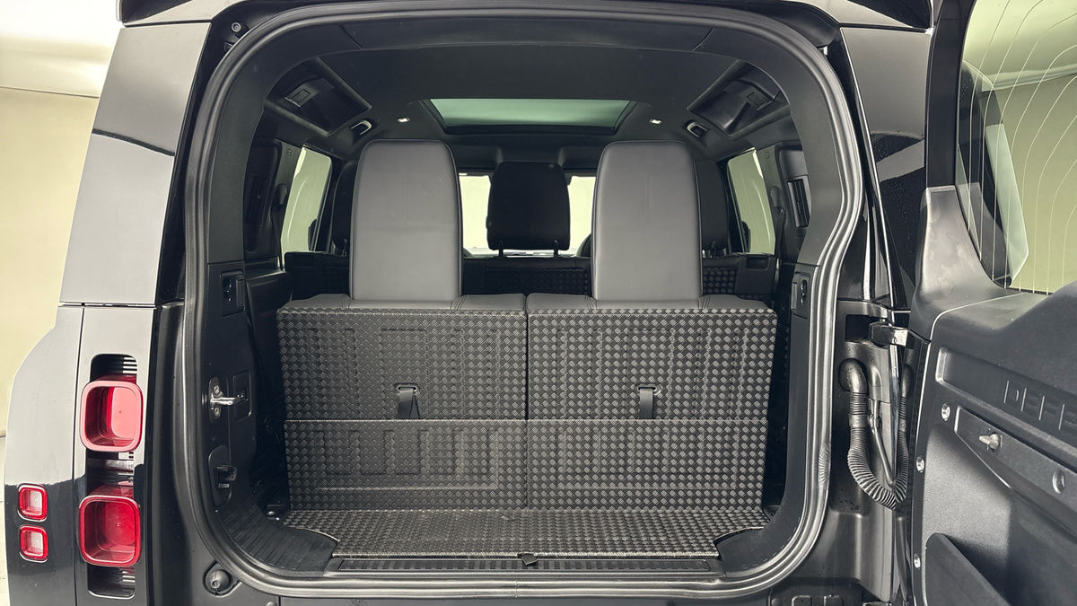 Used Land Rover Defender 2024 for sale - 77906154: Photo 11